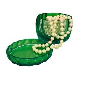 Elegant Green Jewelry Box